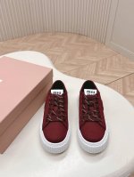 加新色 对版工艺 Miumiu 2025春夏新款 厚底饼干鞋 满帮单鞋半拖最新走秀款，经典升级 舒适度与时髦度并存 每个颜色搭配都好看，设计搭配不同风格需求 鞋