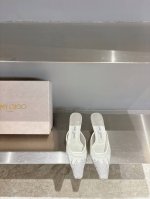 jimmy Cho*周仰杰 25开春新款高跟镶钻拖鞋 原版定制 气质高跟 是每个女人的必备品 材质:进口网纱烫钻工艺 内里绵羊皮 意大利真皮大底 跟高:5.5C