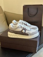 出厂 valenti No Fw23 New Arrival v家 One Stud情侣款 运动鞋秋冬新配色 麂皮面料搭配皮革 质感拉满的节奏 舒适好穿 增高效
