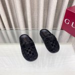gucci 古驰专柜最新色经典时尚半包拖鞋 原版1:1复制，羊皮垫脚，意大利真皮大底 码数：35～39 40、41定做不退换