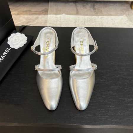 -代购品质 24Fw新款Chane*小香走秀款防水台高跟鞋透明跟凉鞋 这款上脚有种怡然自得的松弛感 完全不挑场合 轻松搭配各种风格造型 低调不声张！ 超适合想要 - 点击图像关闭