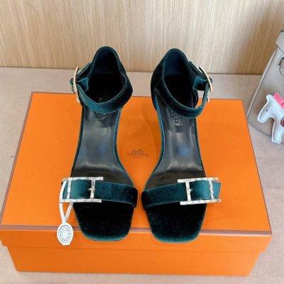 7Cm 组图 出厂价p Hermes 爱马仕 Judy 105高跟凉鞋 时尚又百搭 搭配Hapi鞋扣 超级舒服 每个细节都做到极致 搭配同色调标志性纯鞋扣 设计
