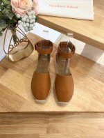 皮面 Chloe 蔻依 顶级代购货，最高版本，渔夫鞋 专柜 早春 新款 Chloe皮面字母渔夫鞋系列， 爆款单鞋，上脚很美。 购入正品原版Build。 正品级顶