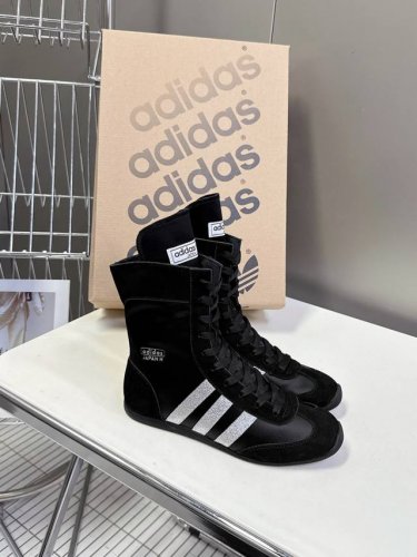 Adidas阿迪达斯 Jennie同款 Taekwondo 跆拳道鞋 拳击鞋 时尚百搭 超多网红时尚博主种草 不得不说这设计这颜色太出片了 基本不用任何搭配一双