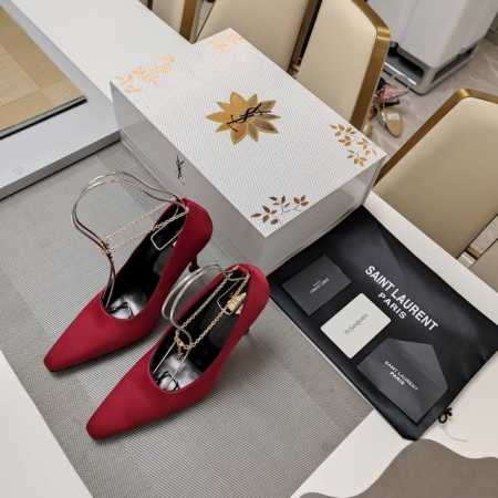 SAINT LAURENT ” SYL圣罗兰 顶级版本25SS众明星网红追捧的圆柱体细高跟，环脚踝字母金属脚链真丝单鞋。SYL 2025官方VIP 贵宾版金花磁 - 点击图像关闭