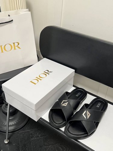橙子出厂价p dior 迪奥 春夏新款男鞋 交叉带男士拖鞋 休闲沙滩凉拖鞋 夏日必备单品 耐磨防滑开模大底 舒适百搭 潮男必备 码数 39-45