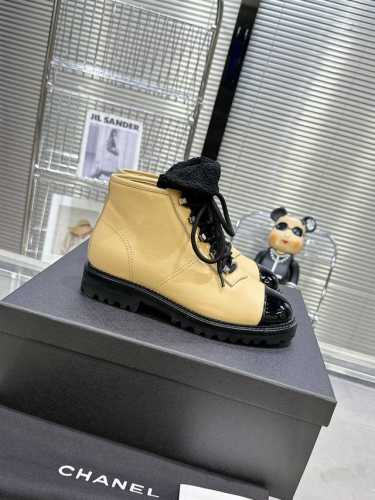chanel 24K 秋冬专柜新款马丁靴 天花板顶级品质 这款靴子真的很火爆 厚底5Cma 更精致一点 显腿瘦 关键是上脚很舒服 鞋面 进口牛皮 内里 羊皮里