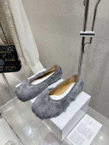 代购级别 Maison Margiela 玛吉拉MM6家tabi分趾鞋毛毛鞋2024独家新品最高版本买手代购1:1完美复刻 分趾单鞋 原版开模双层真皮鞋底 原版