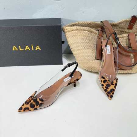 高品质出厂 ！小众潮牌独最新爆品小红书火推 AlAIA24春夏新款爱心胶片尖头细跟后空凉拖系列推出 无数的名设计师都把他看作“DesignerofDesigne - 点击图像关闭