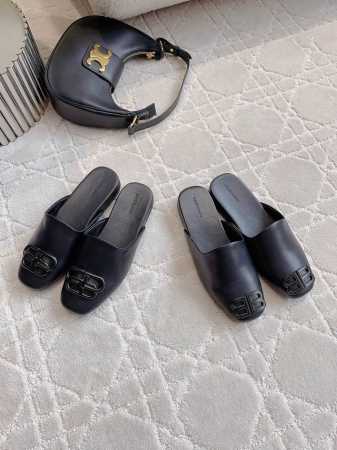 出厂价 Balenciag*经典款穆勒半拖鞋 男女同款 脚感舒适好穿 经典百搭 鞋面牛皮 内里垫脚羊皮 原版开模五金扣 意大利真皮大底 女码35-39 34 4 - 点击图像关闭