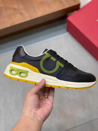 Ferraga*菲拉格慕男士高端休闲鞋，高工艺饰以纹理精致细节，漩涡图案，丰富且满蕴活力，巧妙演绎造型别致嵌饰、小牛 反毛对比鲜明撞色及高科技织物 彰显焕然一新 - 点击图像关闭