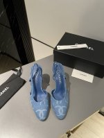 代购级 高跟版面 Chanel 经典Slingback后空凉鞋 前几年一直在做这个款 今年我们还是重新购版，再次精细Copy。 发现新版面的鞋面线条和形体舒适度