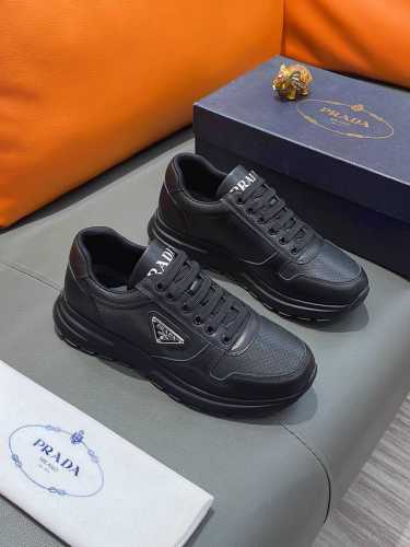 商品名称：Prada 普拉达 正规码数: 38-44 休闲鞋 商品材料：精选 牛皮鞋面，柔软羊皮垫脚，原厂特供大底。