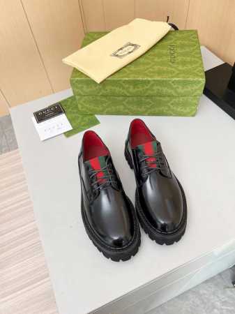 出厂价Pp： 元专柜最新古琦 Gucci 系带乐福鞋 主要搭配各种风格的潮衣都能凸显其时尚 推荐必入的一款 面料：牛皮 、开边珠 内里 垫脚：红色牛里 颜色：黑 - 点击图像关闭