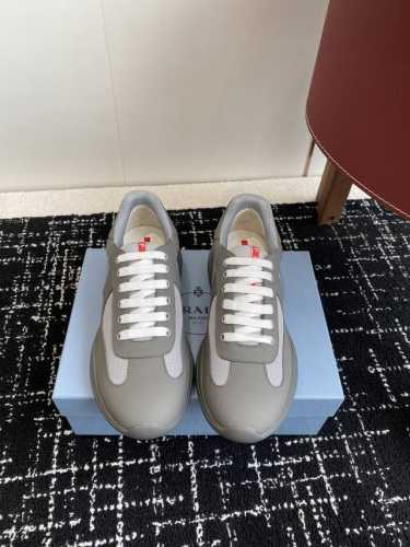 代购级 Prada 普拉达 25Ss 春夏新款 情侣款 休闲鞋 采用进口纯色漆皮 拼接网孔牛皮鞋面，立体几何分割 精工制造，缝线均匀，皮质质感一览无余，多色拼接