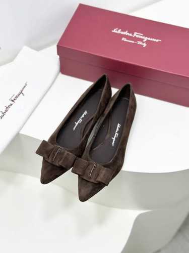工厂P价 P390 顶级版本Sf Salvatore Ferraga*O 菲拉*慕绒面走秀款尖头浅口Viva芭蕾舞鞋 颜值真的超高喔！立体感浮雕效果Logo更时