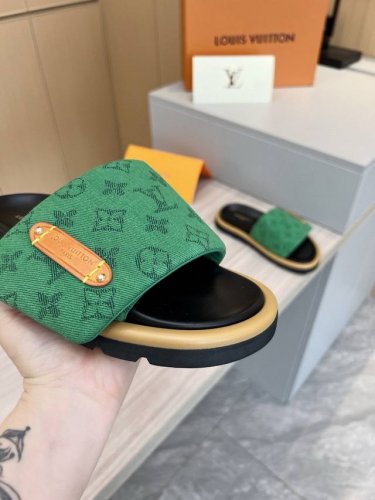 实价 情侣款 louis Vuitton 路易威登 春夏最新爆款魔术贴系列 情侣款厚底拖鞋 代购级别稀品上新 T 鞋面 Lv进口5D打印花布 牛皮内里 大底 原