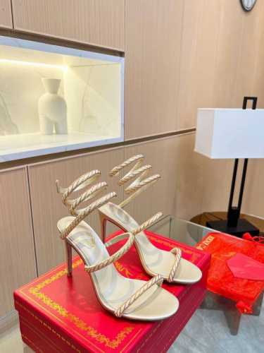 出厂 Rene Caovilla 芮妮 乔薇拉 Rc 蛇型缠绕爆红仙女凉鞋系列，魅惑华丽的顶级硬货，是每个女人的Dream Shoes缠绕在脚裸的蛇形装饰让您的