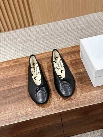 390 丽派朵联名马林塞尔春夏新款月亮芭蕾鞋 法国设计师品牌和法国芭蕾高级时装品牌携手推出全新合作系列！两个品牌以Repett*经典鞋型Lilouh和Camil - 点击图像关闭