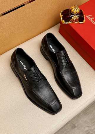 商品商标：Ferragamo 菲拉格慕 商务皮鞋 正码码数: 38-44 45.46订制 商品材料：精选 进口头层小牛皮压花鞋面+奢华五金扣，进口水染牛皮内里。 - 点击图像关闭