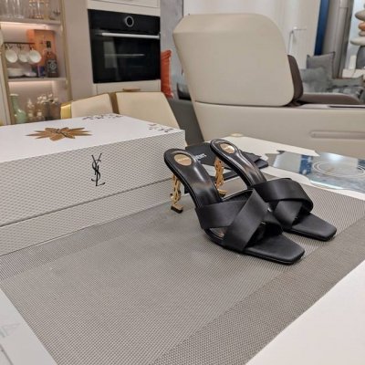 橙子出厂价p saint Laurent 圣罗兰 Ysl字母跟拖鞋 交叉带真丝方头高跟拖 高跟凉鞋 春夏季走秀主推爆单款 新品上线 圣罗兰首款 经典字母Syl铁