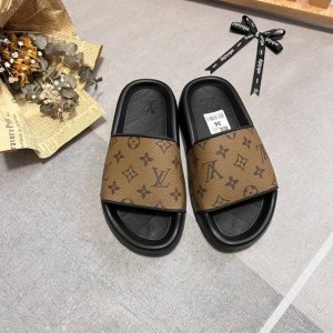 橙子出厂价p louis Vuitton 路易威登 夏季新款 平底拖鞋 一字拖 情侣款 官网上新 全球首发 Lv 草间弥生 二度联名新款 码数 35-44