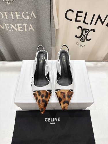 高版本出厂 Celine 赛琳2025Ss夏季新品简易尖头高跟凉鞋～ 复古简约又时尚 上脚舒适.百搭.显瘦，超有气质～百搭日常着用都是一绝的单品！小平跟轻松无压