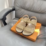 橙子出厂价p louis Vuitton 路易威登 Lv新款 魔术贴平底凉鞋 沙滩鞋 欧洲代购版本 小红书新品 休闲Ootd 凉鞋天花板 原版开模 代购版本 进