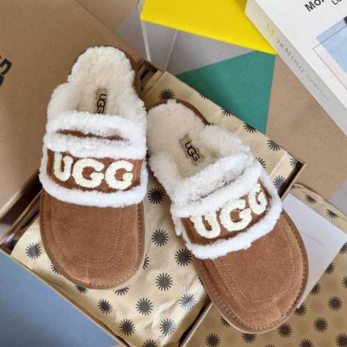 顶级版本：女款 澳洲UGG 油叽叽 刺绣 字母 羊毛拖 胖头拖 胖丁拖鞋 雪地靴 原版购入开发 做货 油叽叽刺绣logo毛毛鞋，一眼就上头的款式 胖胖的方圆头鞋