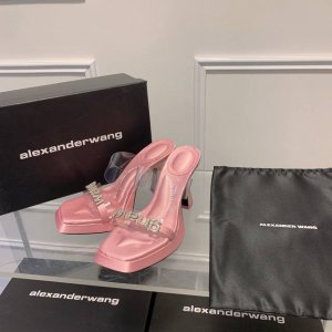 橙子出厂价p alexander Wang 亚力山大王 防水台方头高跟凉鞋 水钻透明高跟拖 早春新款 这款高跟鞋搭带水晶装饰 为单品带来精致璀璨气息 经典方尖的