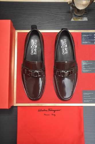 Ferragamo 菲拉格幕 高端牛里 新款 Ferragamo* 顶级版本 菲拉格幕经典正装皮鞋！选用进口原版牛皮，内里头层舒适牛皮内里！原版耐磨橡胶大底！高