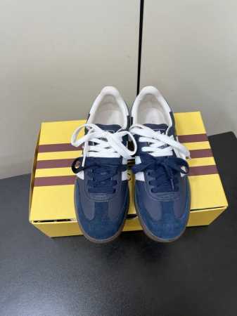 Adidas｜Gucci三叶草Logo与标志性三条杆为设计元素将其与独属于的Gucci 双方选择Adidas Originals经典鞋型 Gazalle为蓝本， - 点击图像关闭