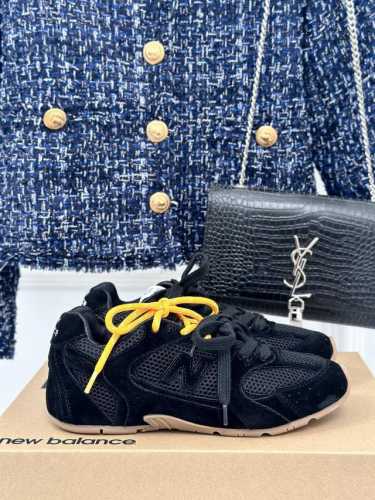 牛反绒 牛皮 男码＋10Miumiu x New Balance NB联名款 复古休闲德训鞋阿甘鞋运动鞋网红博主火爆追捧 时装周走秀场曝光非常留行的美拉德配色平
