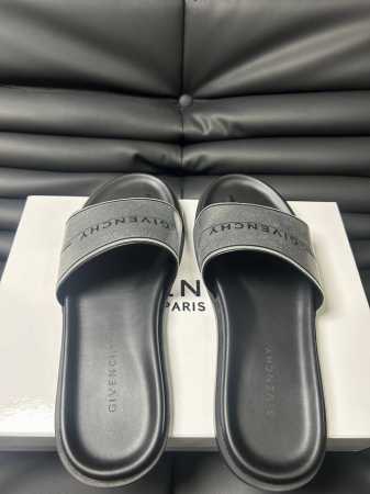 GIVENCHY纪梵希 进口头层牛皮，高端1:1开模定制，原版升级版大底，更轻便，防滑。最高版本高品质精品， 夏季必入！Size：男38-45 - 点击图像关闭