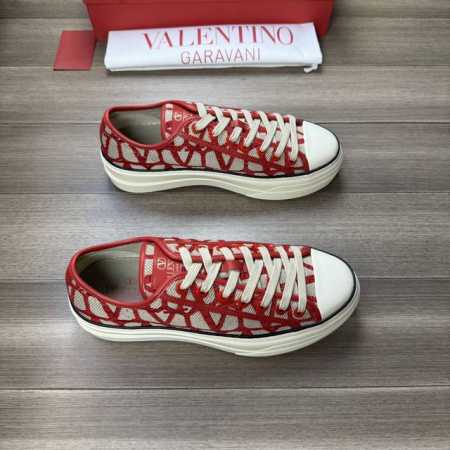 Valention 华伦天奴 -高端品质 原单情侣装 -鞋面 纳帕小牛皮、品牌图腾布匹、鞋舌品牌logo -内里：高韧性帆布 -大底：原版 Tpr.橡胶；双色成 - 点击图像关闭