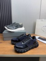 工厂价 Prada 普拉达.官网新品来袭，专柜同步1 1发售原厂配置，进口原版牛皮拼接进口网布，经典版面运动潮达人，进口水染牛皮里垫，鞋底 原厂特供原版底超级舒