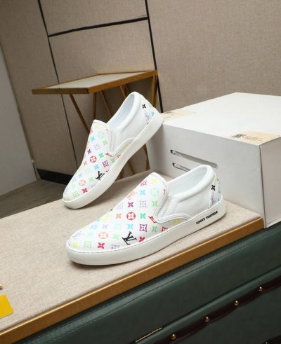 调工厂P价 男装男鞋 运动原单 Louis Vuitton 路易威登2025波官网同步新品米兰时装走秀款Lv家标志，大咖风范，时尚潮人必备头层小牛皮真皮内里官网