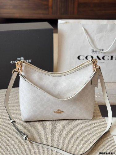 顶级原单 牛皮 Coach 新品！Laurel 流浪包 蔻驰经典的月亮包，比腋下包容量要大一点 尺寸28 25Cm
