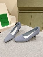 原版复刻 马毛单鞋 BOTTEGA VENET* 跟高 4.5cm对标对版 五金原版一致 请对比官图 原版马毛材质 对版 一致，原版一比一做法 跟型，豹纹 当今