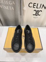 高版本出厂 男码+10.情侣款 最新火爆 FENDI 芬迪 Domino皮面小白鞋情侣休闲运动鞋-全新必备款型！ 新款Domino运动鞋成为深受喜爱的一款鞋履，