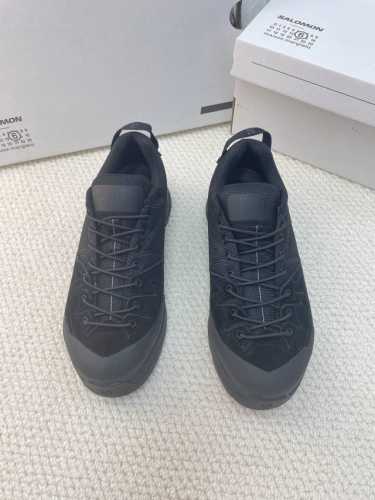 MM6 Maison Margiela&Salomon联名款 最新款情侣休闲运动厚底登山德比鞋 以两种新颖配色呈现 搭配Salomon专为山地运动所创的3D E