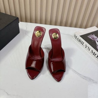 Sain*T Lauren*T圣罗*兰2025 春夏新款铁跟系列 代购级别 尖头高跟凉拖 这单鞋绝对是黑马选手 颜值超高 网红博主火爆追捧 特让女神们心动 特别