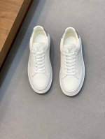 L 新品男士高端休闲运动鞋，选用进口头层牛皮丝印品牌Lougou，原版超轻Tpu大底，耐磨舒适，Monogram Lougou点缀橡胶外底，透气网布内里，百搭经