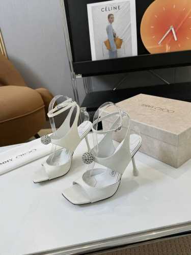 品 牌：Jimmy Choi2025ss早春新款链条钻高跟凉鞋原版套楦，完美的线条，简约大气上脚显气质粗跟舒适百搭，还能拉长双腿显高显瘦显腿长，JC最擅长的女生