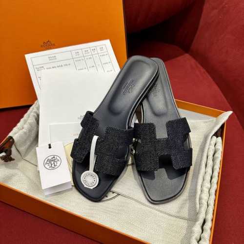 全新升级Hermes 手工H拖鞋 H家的拖鞋是品牌中最最经典之作，每年都在大同小异不断升级，我们跟随专柜，不断升级，不断优化，不断更新，执着于专注全手工缝制 进