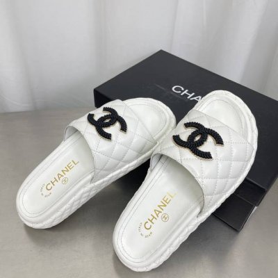 代购级别 P340 Chane* 香奈儿 小香家25年春夏新品 双C柳叶扣厚底凉拖鞋 电脑刺绣菱格松糕凉鞋不要太舒服了 上脚妙增高4Cm 鞋面：进口小羊皮 大底