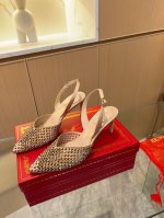 出厂 Rene Caovilla 芮妮 乔薇拉 Rc 蛇型缠绕爆红仙女凉鞋系列，魅惑华丽的顶级硬货，是每个女人的Dream Shoes缠绕在脚裸的蛇形装饰让您的