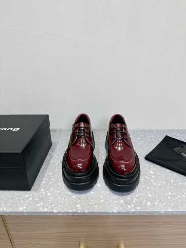 Alexander Wang 亚历山大王 24秋冬最新款 Carter 厚底乐福鞋 厚底靴 辣妺标配海莉同款亚历山大王厚底鞋绝对是腿精必备神器，低调百搭的黑色