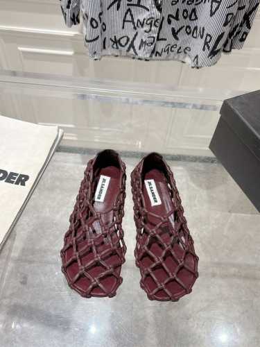 出 . Jil Sander 吉尔桑达 25Ss最新编织皮网凉鞋 鞋面：定制进口小牛皮 垫脚：羊皮 鞋底：意大利真皮大底 颜色：黑、白、红、棕 码数：35-39