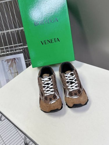 Bottega Veneta Orbit运动鞋 王一博 同款 情侣款老爹鞋 runner运动鞋 采用轻质科技网布面料 搭配几何图案设计橡胶外底 王炸系列 高版本